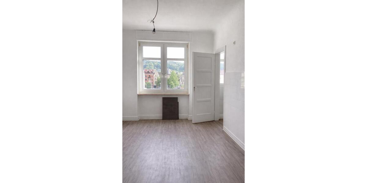 Etagenwohnung Saarbrücken Eschberg - 3 Zimmer, 100 m&sup2;, 895&euro; | Angebot:25874102