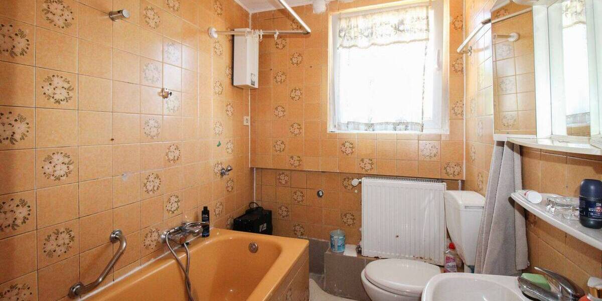 Einfamilienhaus Saarbrücken Burbach - 7 Zimmer, 148 m&sup2;, 230.000&euro; | Angebot:26723642