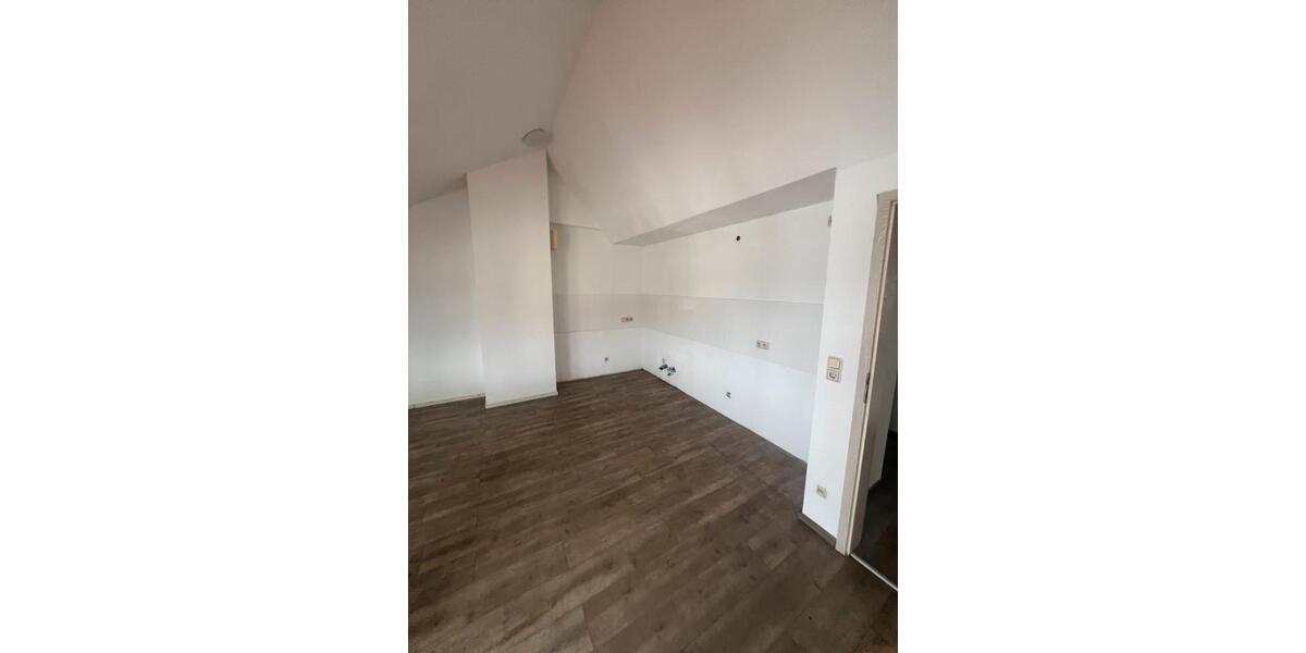 Dachgeschoßwohnung Völklingen - 3 Zimmer, 110 m&sup2;, 950&euro; | Angebot:25589315