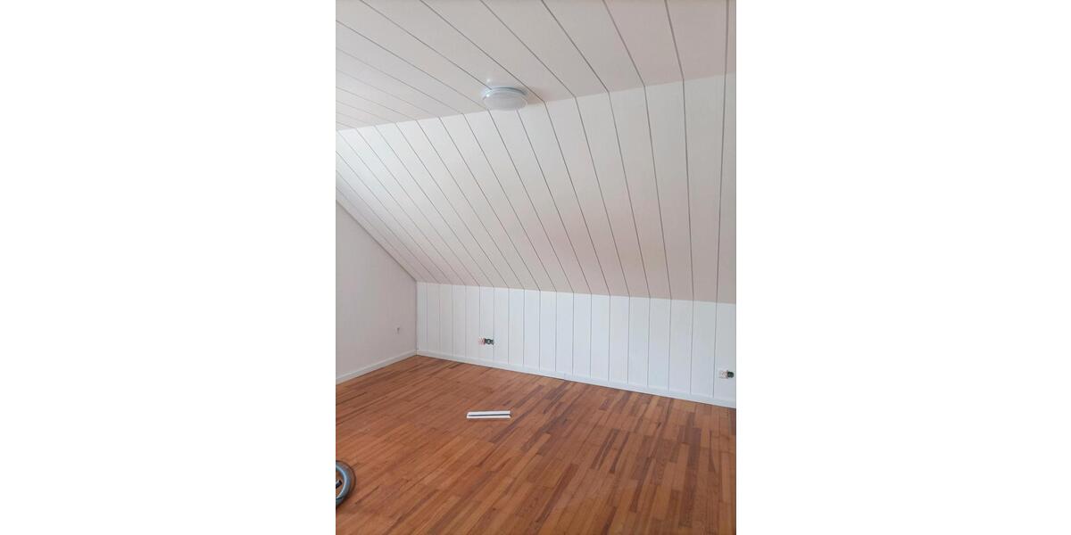 Dachgeschoßwohnung Riegelsberg - 3 Zimmer, 68 m&sup2;, 650&euro; | Angebot:25945412