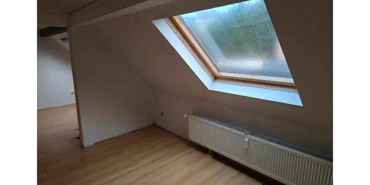 Dachgeschoßwohnung Saarbrücken Neue Bremm - 3 Zimmer, 92 m&sup2;, 900&euro; | Angebot:26125475