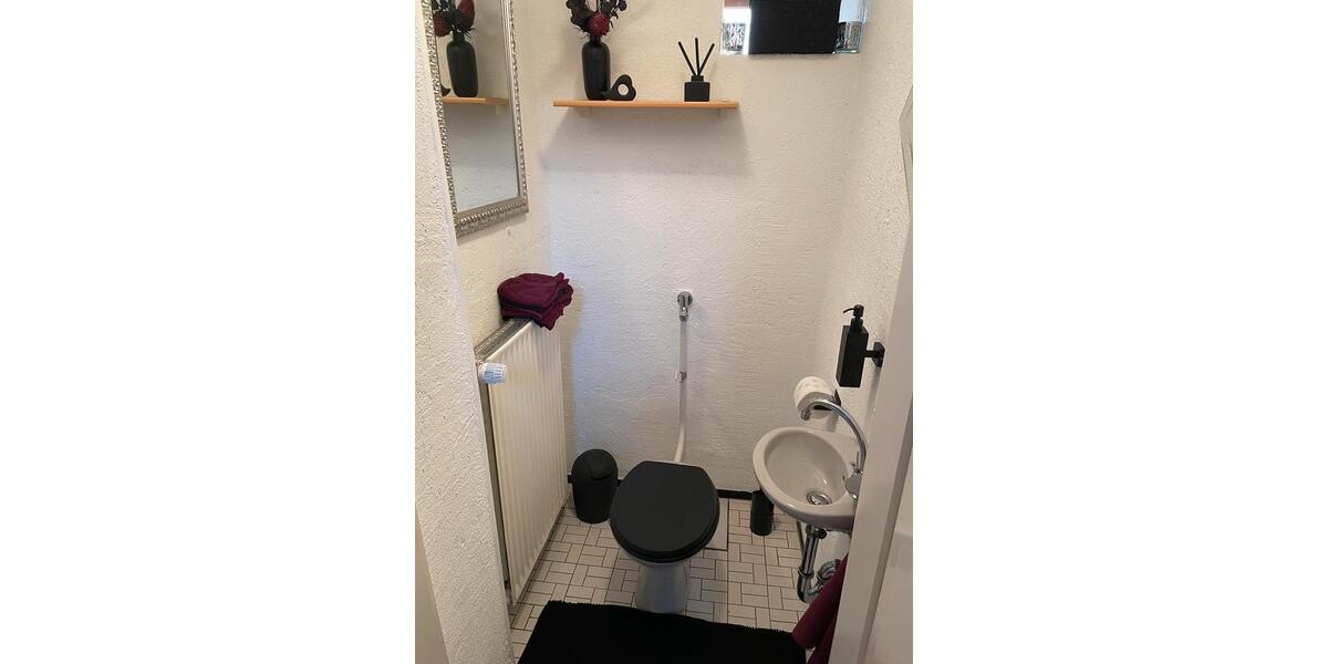 Reihenhaus Neunkirchen Heinitz - 8 Zimmer, 250 m&sup2;, 375.000&euro; | Angebot:23120743