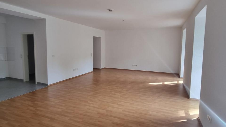 Etagenwohnung Quierschied - 3 Zimmer, 125 m&sup2;, 1.100&euro; | Angebot:25364528