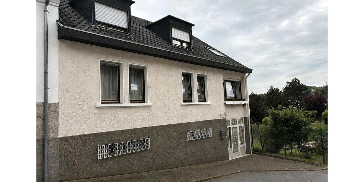 Doppelhaushälfte Bexbach - 11 Zimmer, 174 m&sup2;, 310.000&euro; | Angebot:26429293