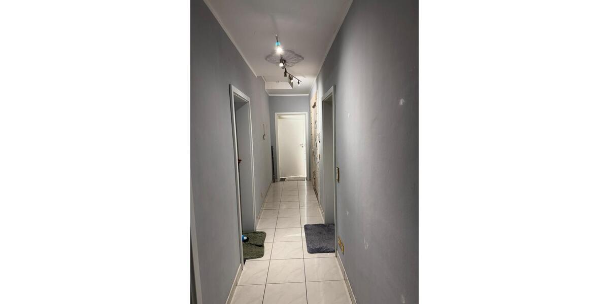 Etagenwohnung Saarbrücken Eschberg - 4 Zimmer, 90 m&sup2;, 750&euro; | Angebot:26702410
