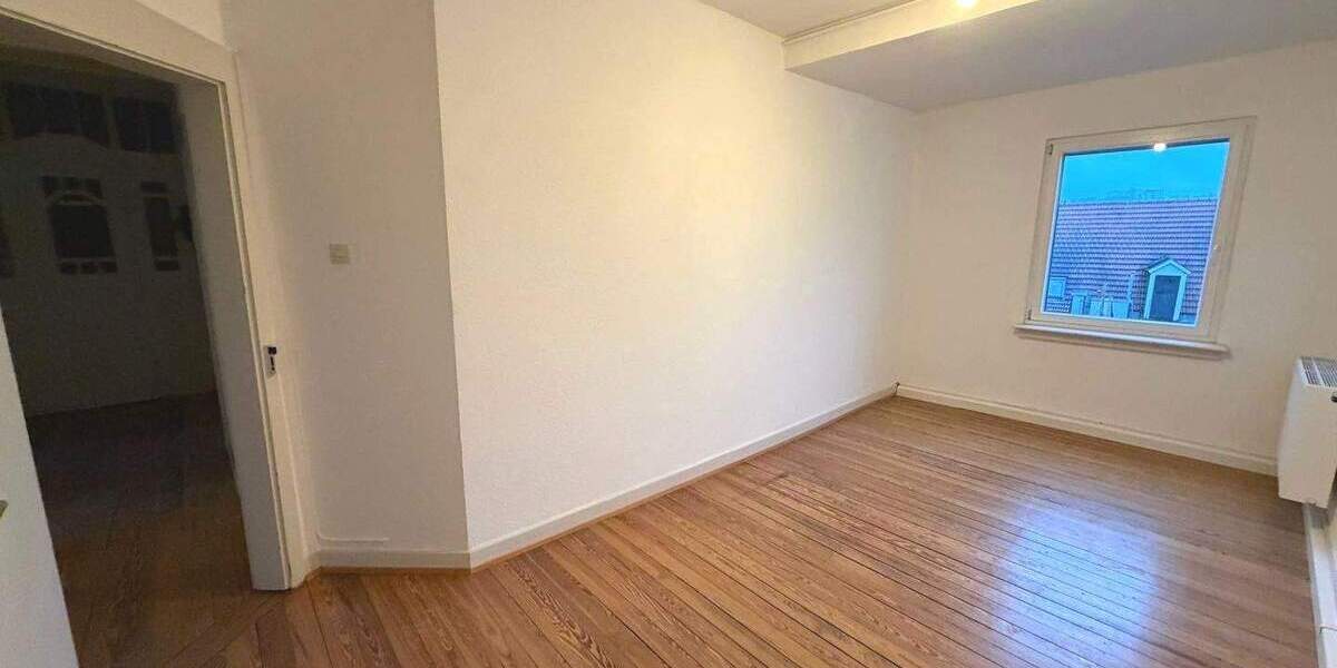 Etagenwohnung Saarbrücken St Johann - 3 Zimmer, 74 m&sup2;, 630&euro; | Angebot:25734880