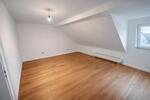 Dachgeschoßwohnung Saarbrücken West - 4 Zimmer, 110 m&sup2;, 750&euro; | Angebot:25118115
