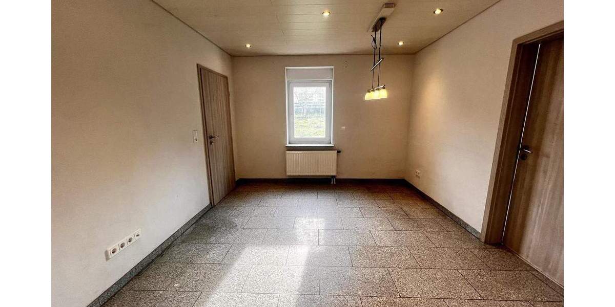Einfamilienhaus Beckingen Düppenweiler - 9 Zimmer, 207 m&sup2;, 305.000&euro; | Angebot:25779493