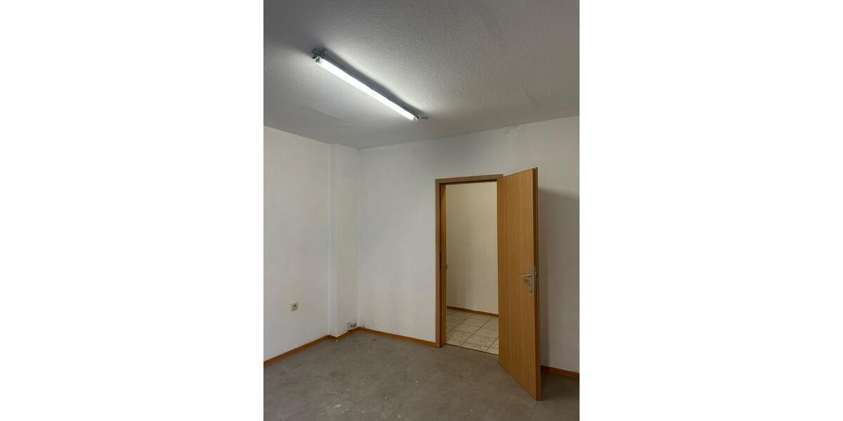Erdgeschoßwohnung Saarbrücken West - 1 Zimmer, 30 m&sup2;, 420&euro; | Angebot:25350675