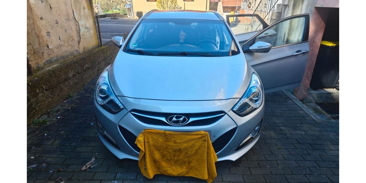 Hyundai i40 145.000 km 7.500 &euro; Völklingen 66333
