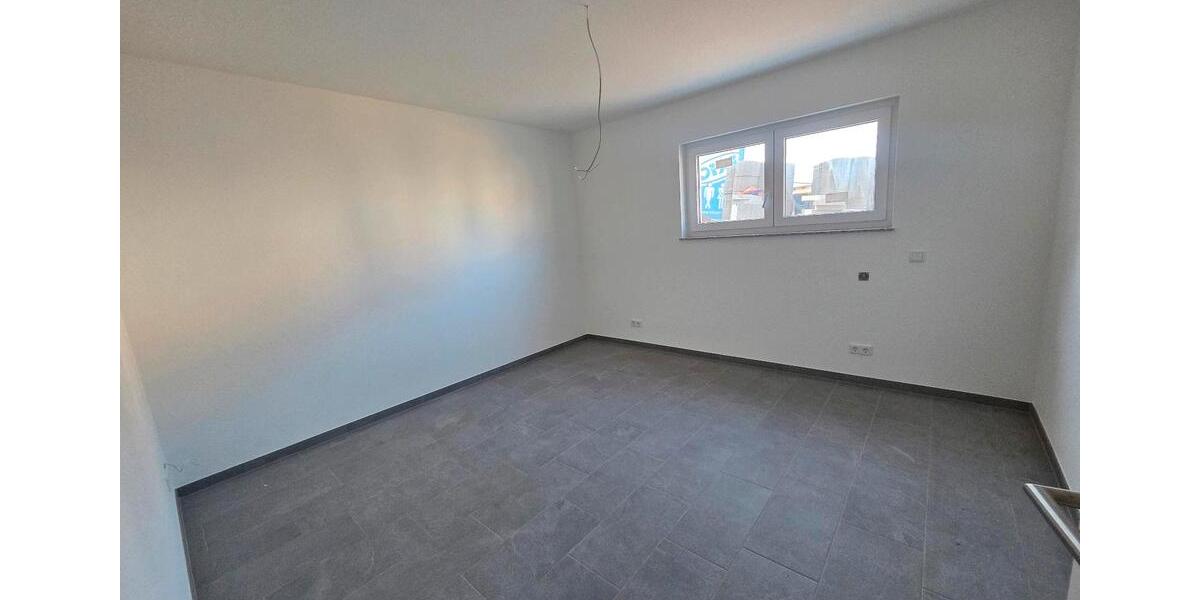 Etagenwohnung Schwalbach - 3 Zimmer, 85 m&sup2;, 900&euro; | Angebot:26625495