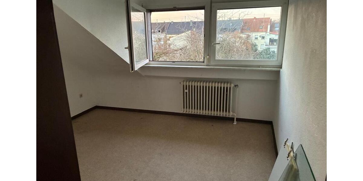 Etagenwohnung Saarbrücken Eschberg - 3 Zimmer, 85 m&sup2;, 750&euro; | Angebot:24308199