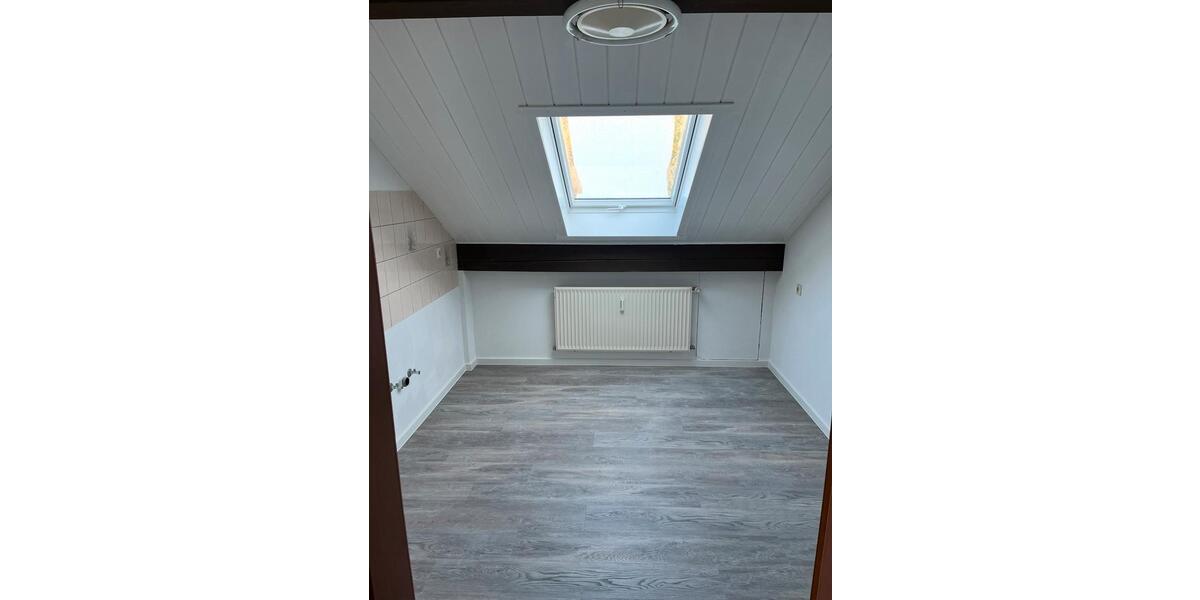 Dachgeschoßwohnung Neunkirchen Heinitz - 3 Zimmer, 80 m&sup2;, 700&euro; | Angebot:25480216