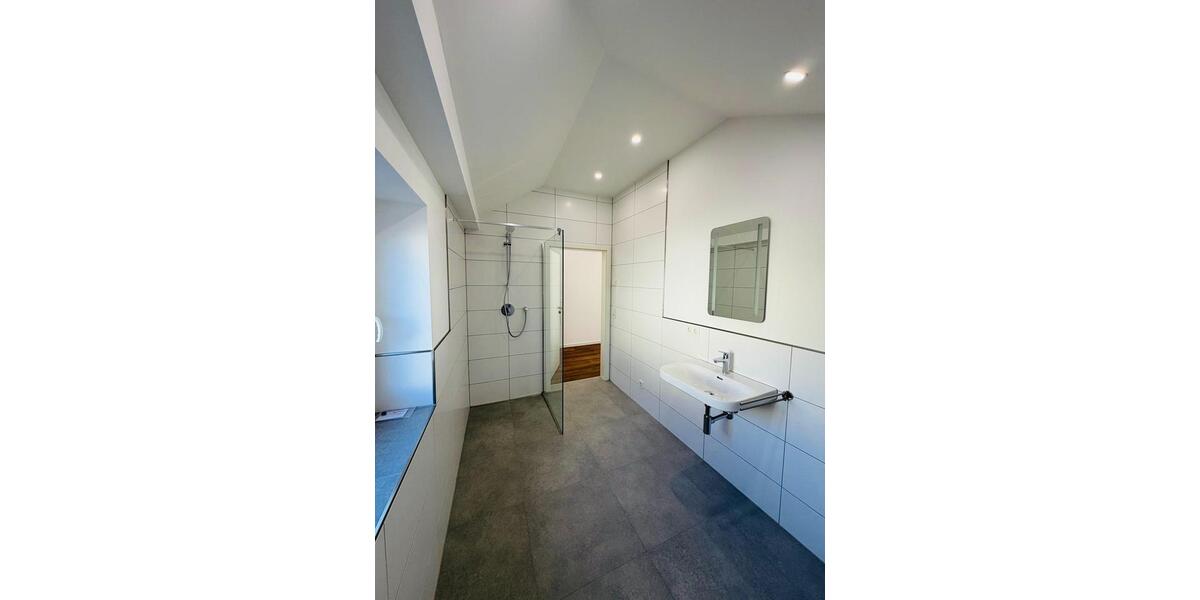 Etagenwohnung Sankt Ingbert - 3 Zimmer, 95 m&sup2;, 1.000&euro; | Angebot:25512670