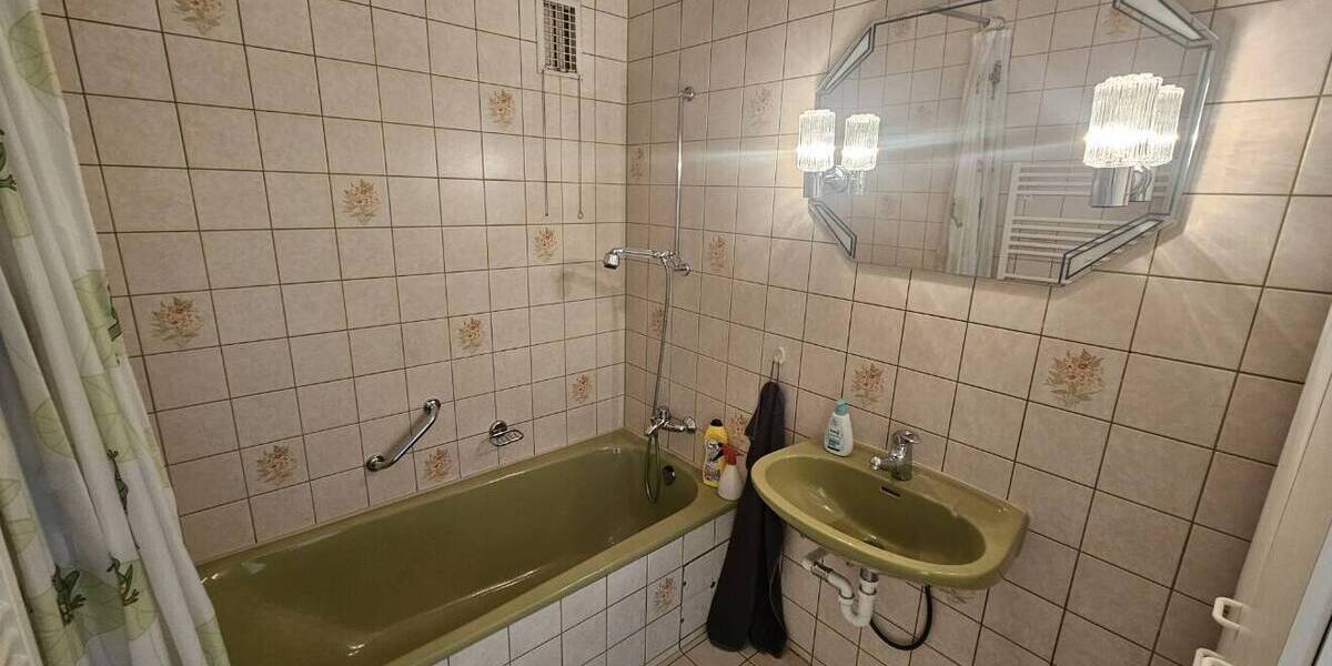 Mehrfamilienhaus, Wohnhaus Neunkirchen-Wellesweiler Wellesweiler - 8 Zimmer, 164 m&sup2;, 199.000&euro; | Angebot:26029540