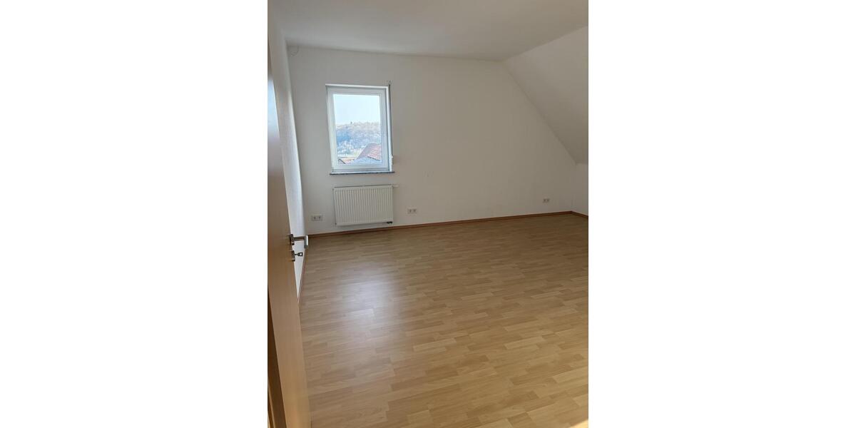 Etagenwohnung Saarbrücken Bischmisheim - 1 Zimmer, 105 m&sup2;, 750&euro; | Angebot:25436216