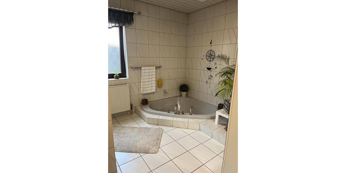 Einfamilienhaus Schwalbach - 12 Zimmer, 390 m&sup2;, 630.000&euro; | Angebot:17049941