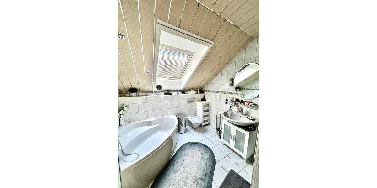 Mehrfamilienhaus, Wohnhaus Illingen Hüttigweiler - 5 Zimmer, 174 m&sup2;, 325.000&euro; | Angebot:25701155