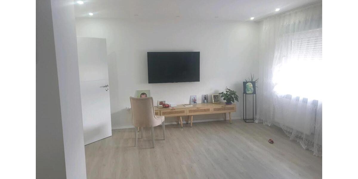 Mehrfamilienhaus, Wohnhaus Homburg - 9 Zimmer, 247 m&sup2;, 280.000&euro; | Angebot:26659180