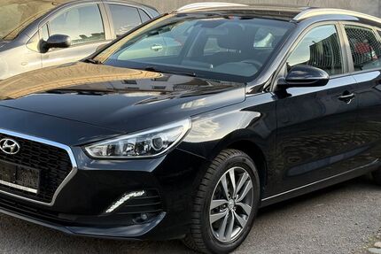 Hyundai i30 55.000 km 14.600 &euro; Saarbrücken - Burbach 66115
