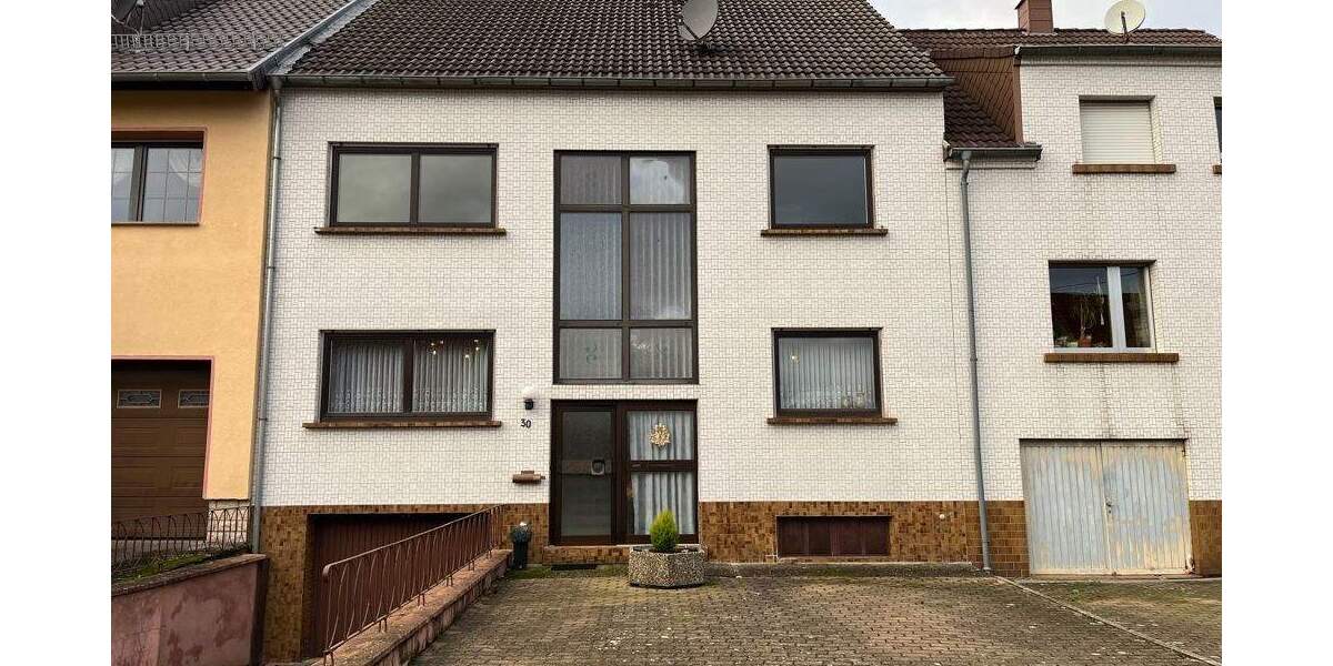 Einfamilienhaus Völklingen / Lauterbach Lauterbach - 6 Zimmer, 150 m&sup2;, 195.000&euro; | Angebot:25687885