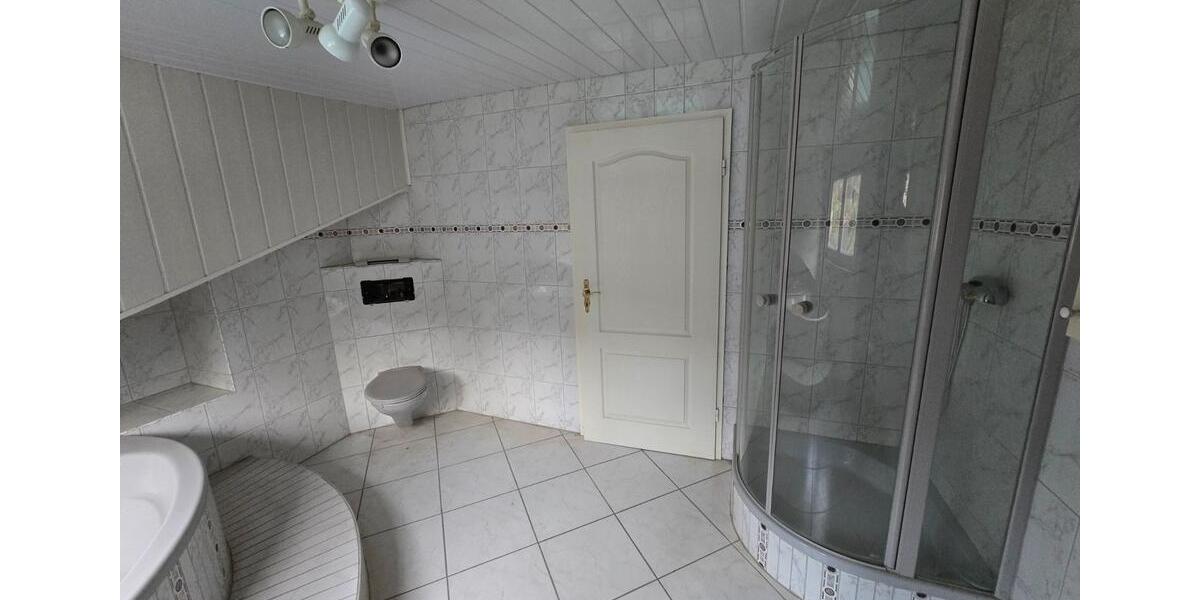 Etagenwohnung Saarbrücken Brebach-Fechingen - 5 Zimmer, 155 m&sup2;, 235.000&euro; | Angebot:24382014