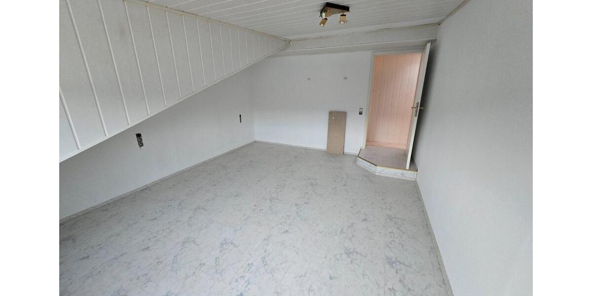 Etagenwohnung Saarbrücken Brebach-Fechingen - 5 Zimmer, 155 m&sup2;, 235.000&euro; | Angebot:24382014