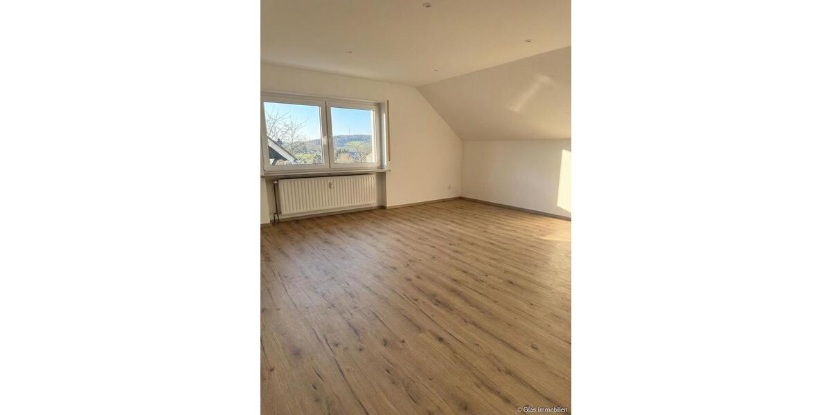Dachgeschoßwohnung Ottweiler - 5 Zimmer, 97 m&sup2;, 750&euro; | Angebot:25892650