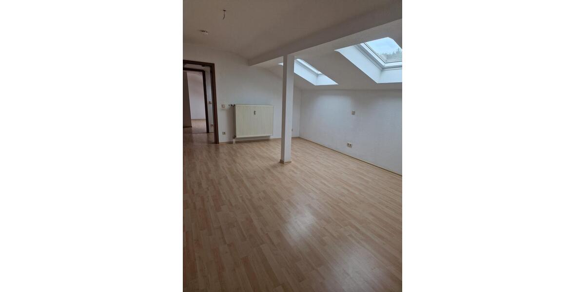 Dachgeschoßwohnung Saarbrücken Kieselhumes - 3.5 Zimmer, 115 m&sup2;, 995&euro; | Angebot:26478630