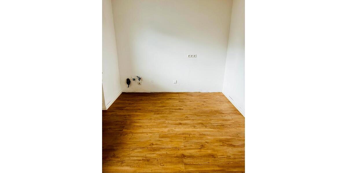 Etagenwohnung Heusweiler - 5 Zimmer, 100 m&sup2;, 700&euro; | Angebot:25944433