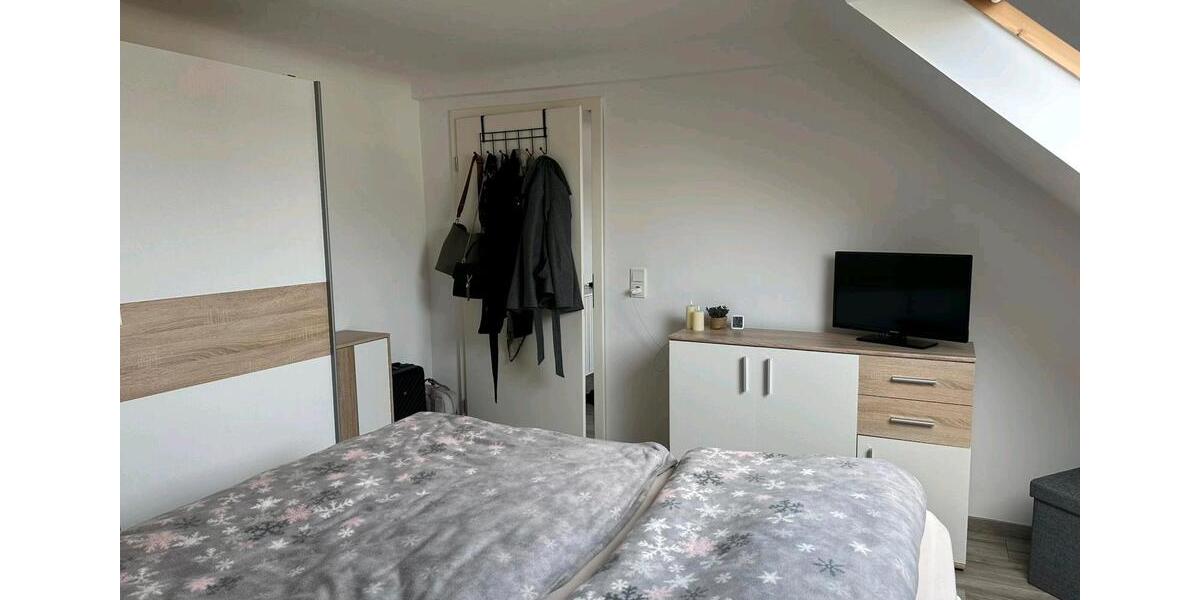 Dachgeschoßwohnung Schwalbach - 2 Zimmer, 60 m&sup2;, 450&euro; | Angebot:25954756