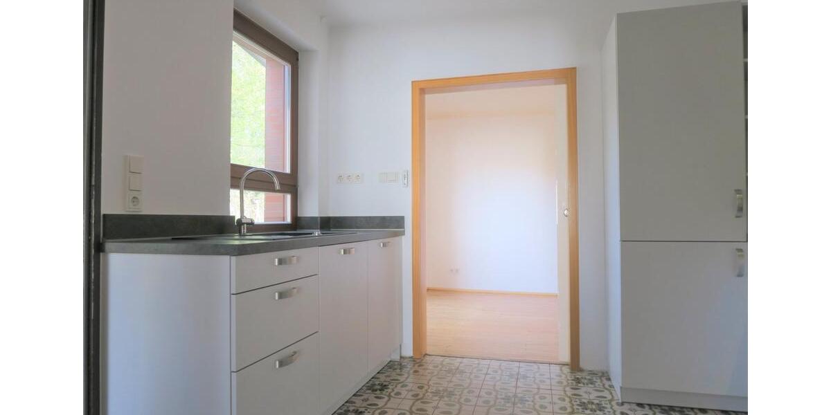 Erdgeschoßwohnung Schwalbach - 3 Zimmer, 113 m&sup2;, 900&euro; | Angebot:25932875