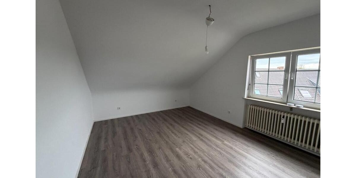 Dachgeschoßwohnung Heusweiler - 4 Zimmer, 78 m&sup2;, 640&euro; | Angebot:26558304