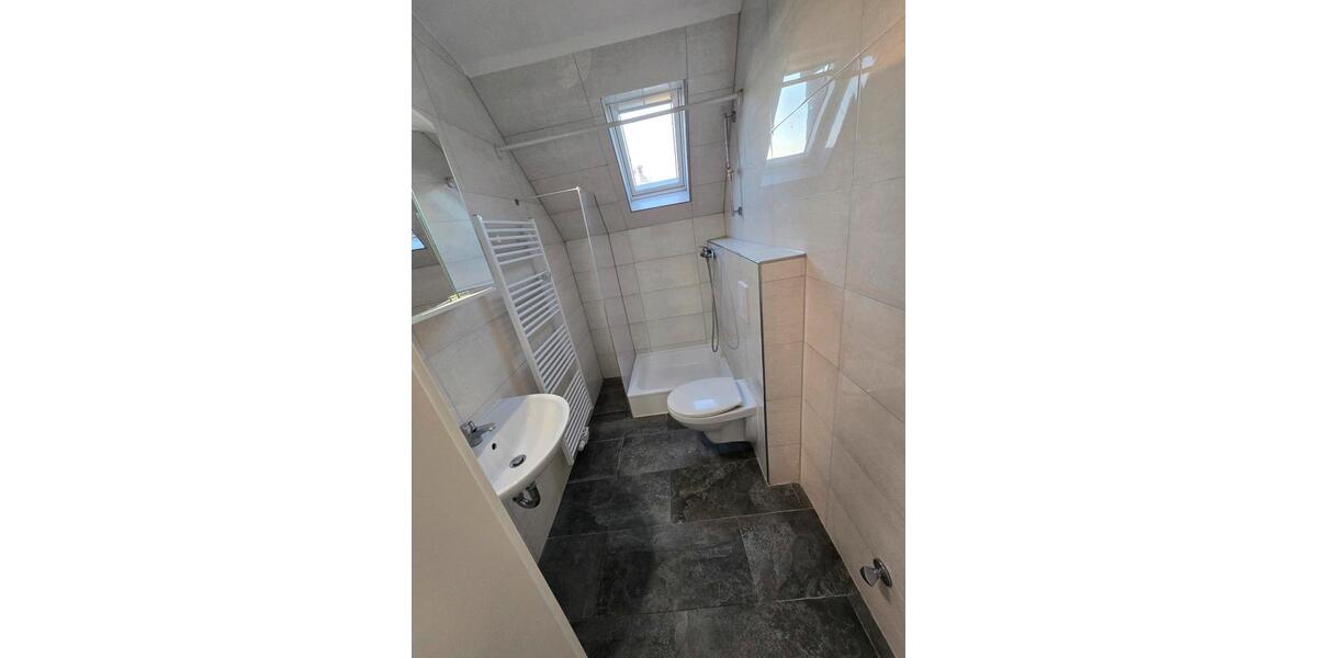 Dachgeschoßwohnung Völklingen - 4 Zimmer, 70 m&sup2;, 600&euro; | Angebot:25524391