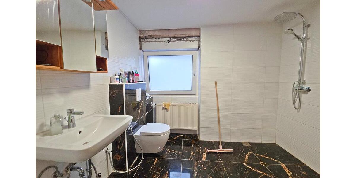 Reihenhaus Saarbrücken St. Arnual - 8 Zimmer, 170 m&sup2;, 319.000&euro; | Angebot:25403151