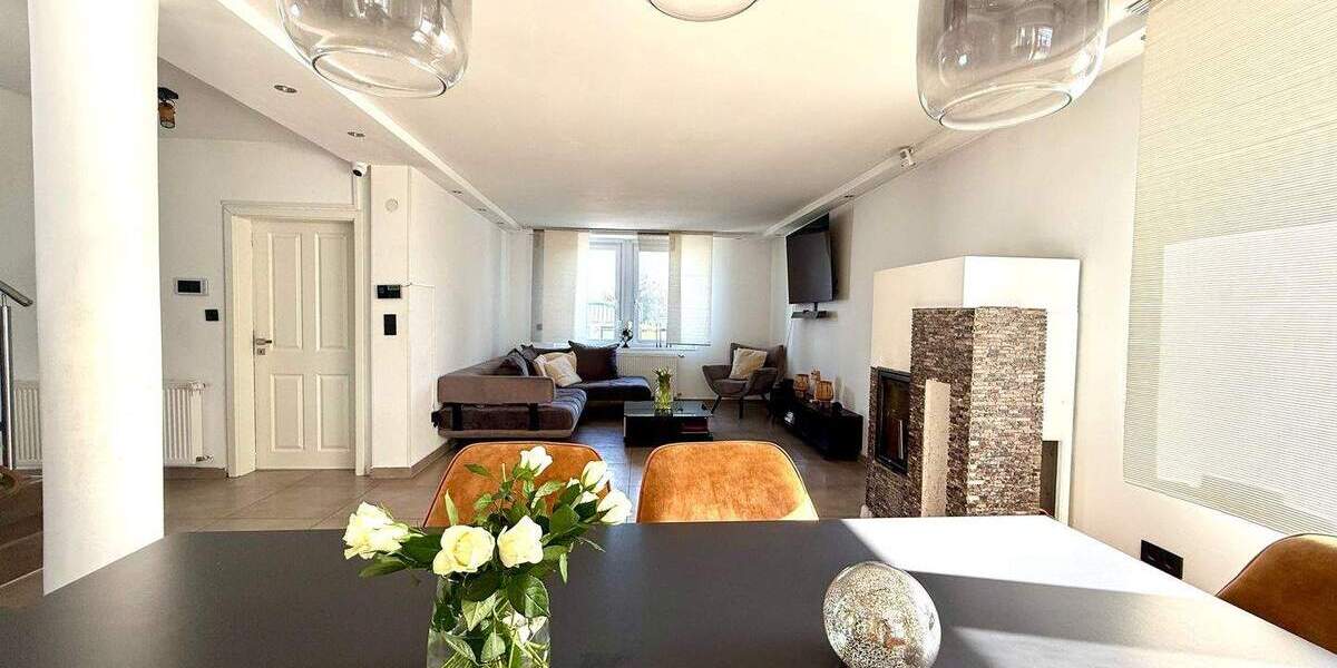 Freistehendes EFH mit großem Garten, Terrasse & Erweiterungspotenzial - saniert, neue Heizung (2023) - Einfamilienhaus Lebach | Angebot:25703541