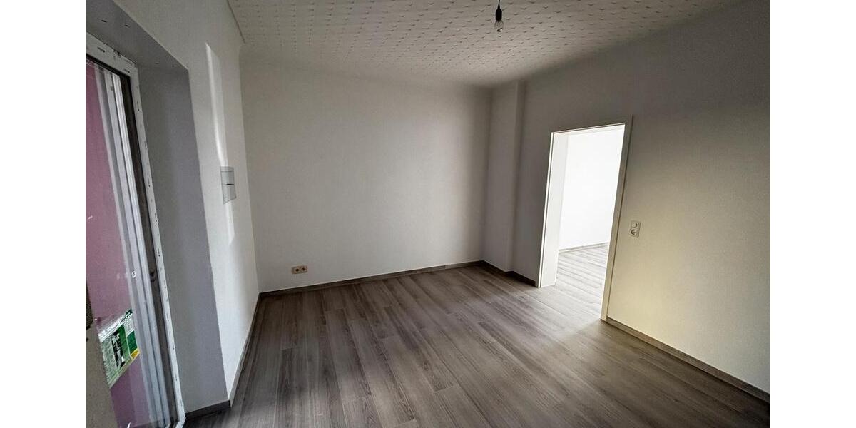 Erdgeschoßwohnung Saarlouis - 4 Zimmer, 100 m&sup2;, 860&euro; | Angebot:25712645