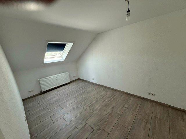 Dachgeschoßwohnung Nalbach - 3 Zimmer, 80 m&sup2;, 800&euro; | Angebot:26635859