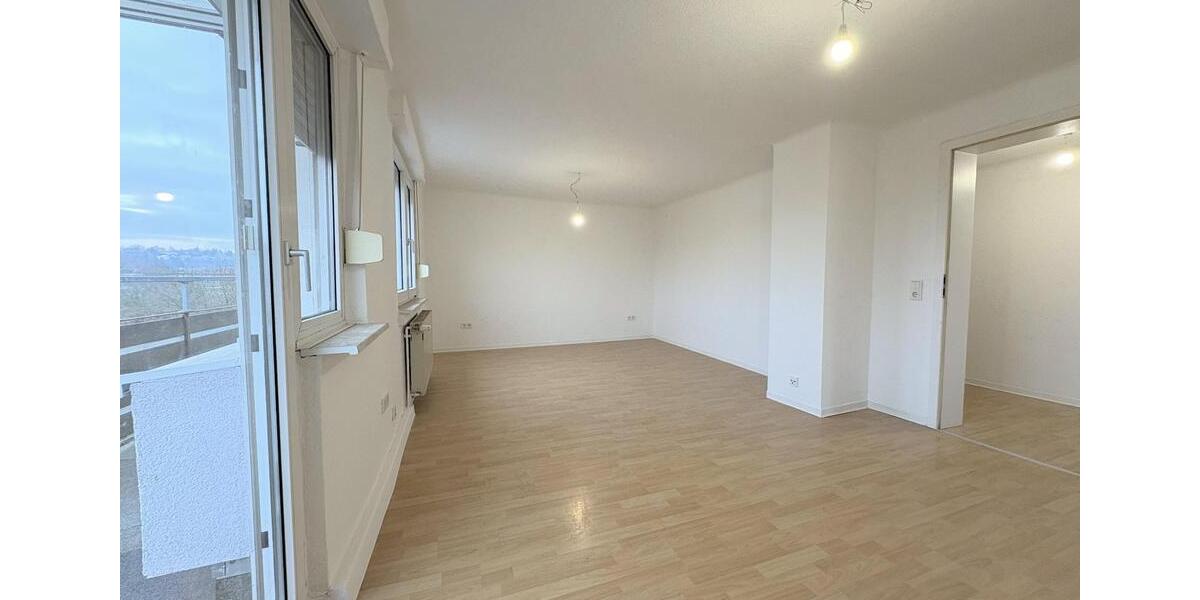 Dachgeschoßwohnung Saarbrücken West - 4 Zimmer, 116 m&sup2;, 1.100&euro; | Angebot:25064793