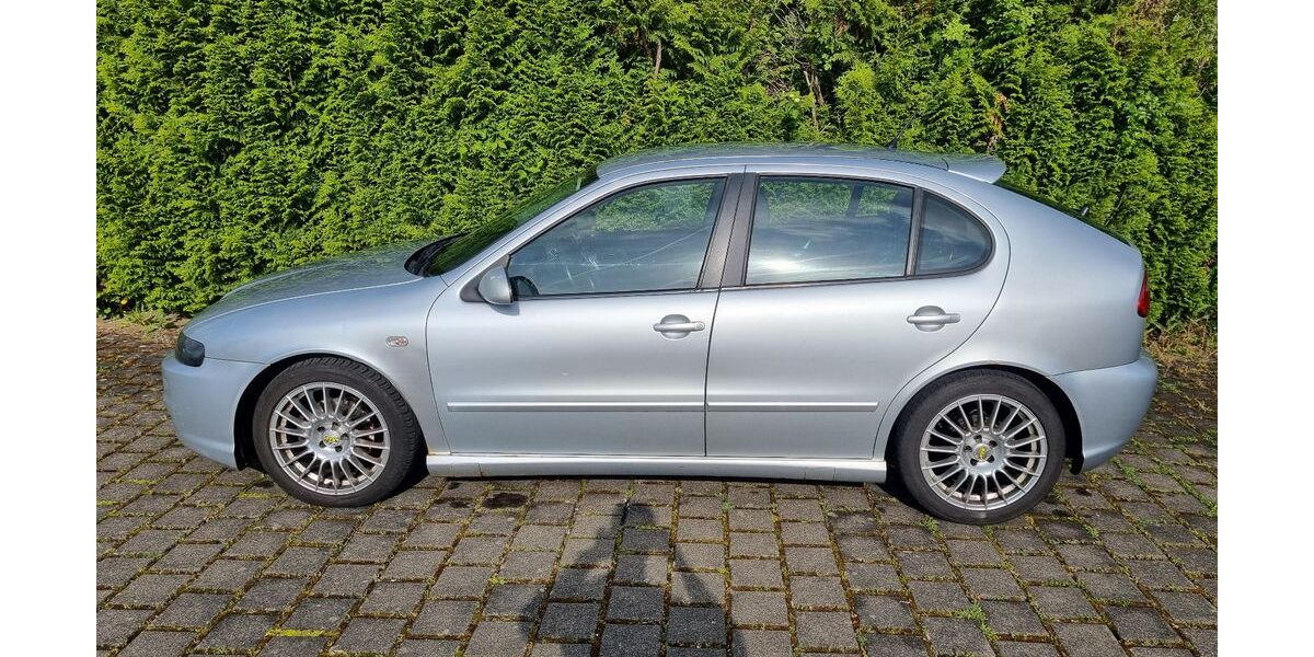 Seat Leon 359.000 km 2.700 &euro; Schmelz 66839