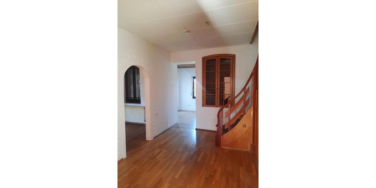 Einfamilienhaus Heusweiler - 4 Zimmer, 120 m&sup2;, 1.000&euro; | Angebot:26692027