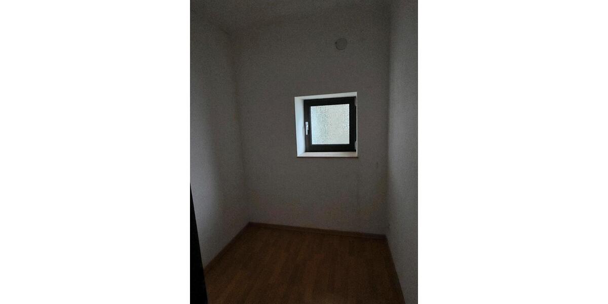 Etagenwohnung Eppelborn - 3.5 Zimmer, 110 m&sup2;, 670&euro; | Angebot:26549988