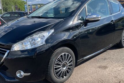 Peugeot 208 155.411 km 3.490 &euro; Lebach 66822