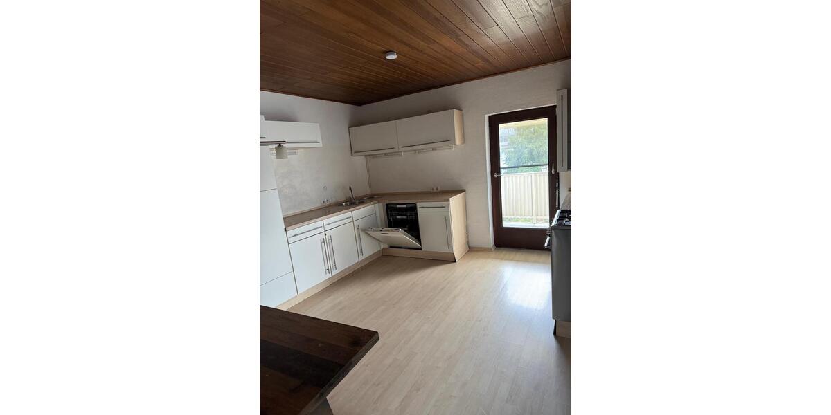 Etagenwohnung Sankt Ingbert - 3 Zimmer, 80 m&sup2;, 800&euro; | Angebot:25957202
