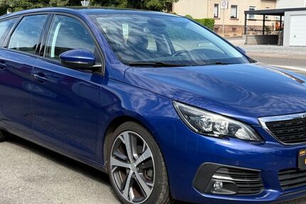 Peugeot 308 104.644 km 8.900 &euro; Völklingen 66333