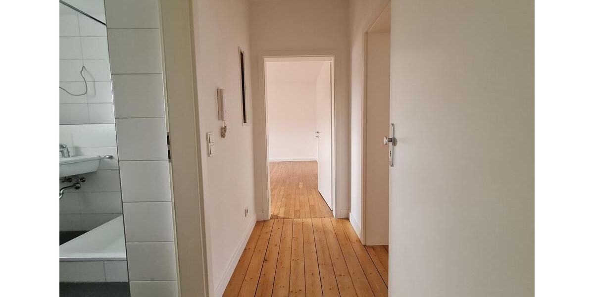 Etagenwohnung Saarbrücken West - 5 Zimmer, 100 m&sup2;, 850&euro; | Angebot:26182664