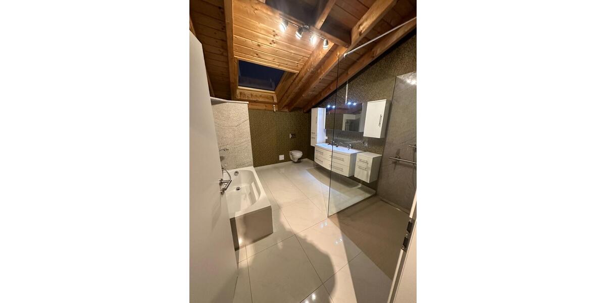 Doppelhaushälfte Püttlingen - 4 Zimmer, 230 m&sup2;, 1.930&euro; | Angebot:24895523