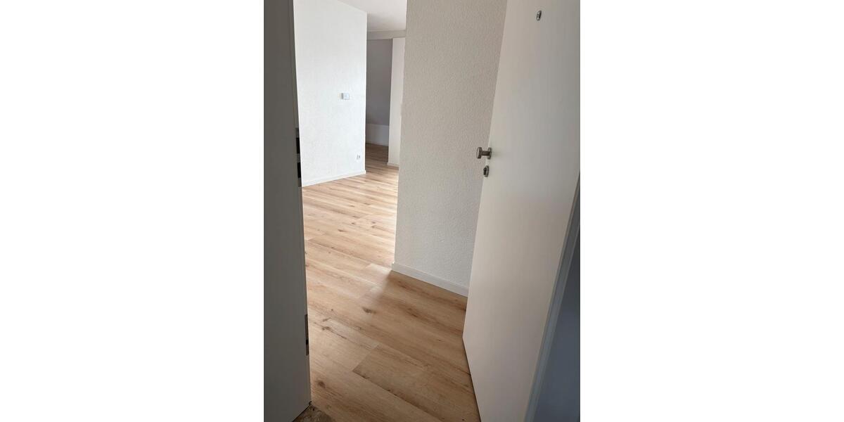 Dachgeschoßwohnung Saarlouis - 3 Zimmer, 80 m&sup2;, 770&euro; | Angebot:25945411
