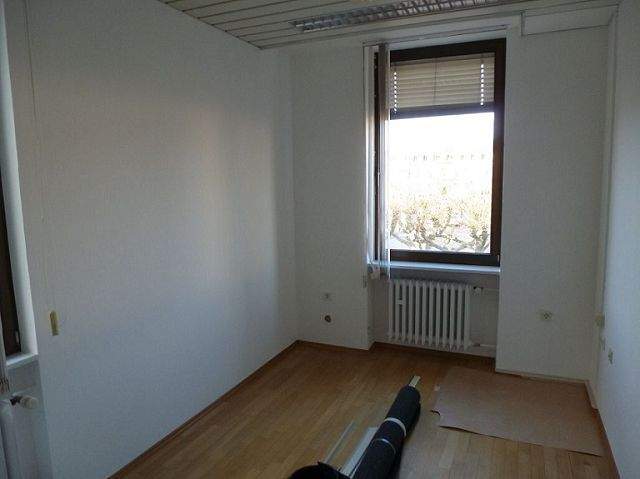 Gewerbeobjekt Saarlouis - 4 Zimmer, 120 m&sup2;, 750&euro; | Angebot:26488010