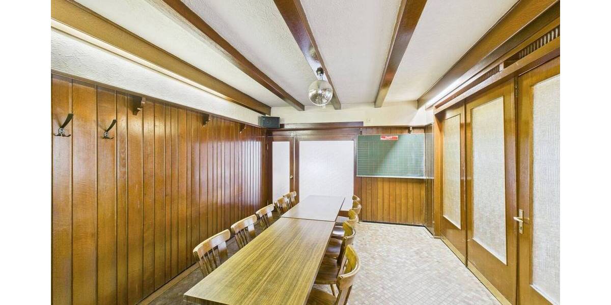 Einfamilienhaus Saarlouis Lisdorf - 8 Zimmer, 244 m&sup2;, 590.000&euro; | Angebot:25687196